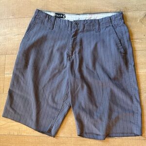 Volcom 2010s Men's Charcoal Pinstripe Flat Front Shorts baggier fit 32 skate
